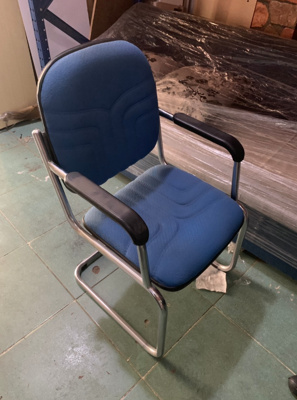 Thanh lý ghế chân quỳ Inox cũ giá rẻ tại HCM